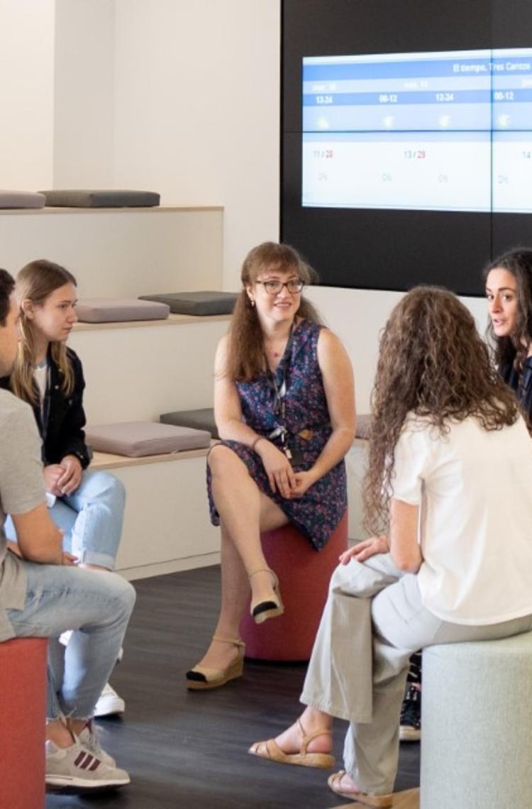 Internships in the sapce industry: students in Airbus Crisa