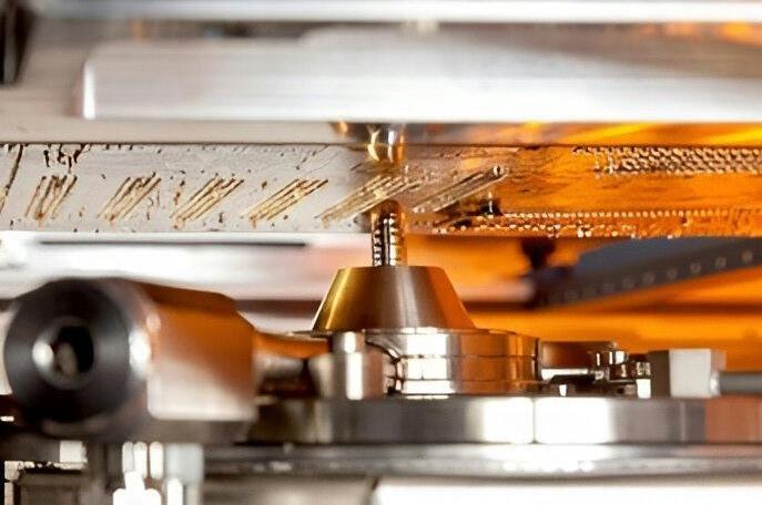 Soldadura selectiva: fabricación de electrónica para espacio